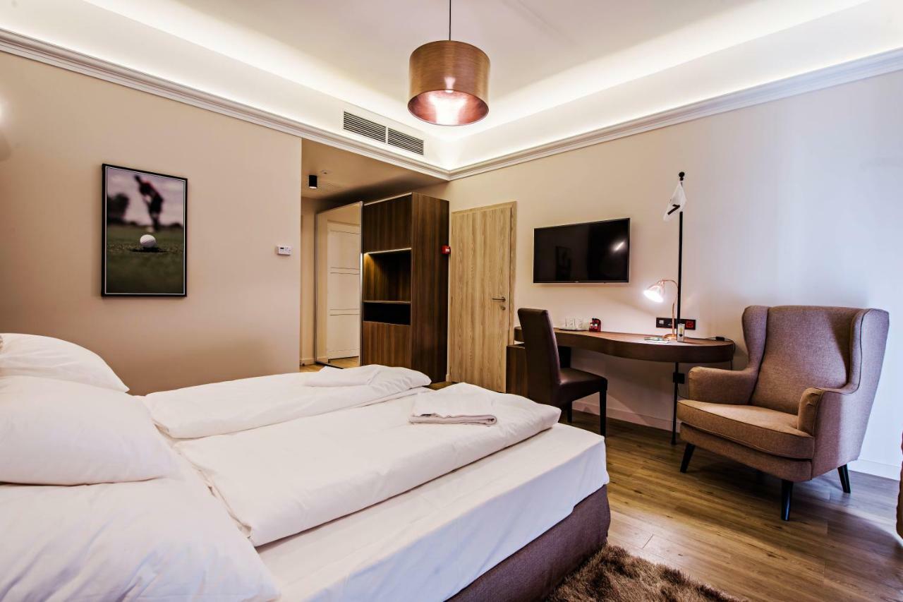 Pannonia Golf & Country Club Bed & Breakfast Alcsutdoboz Eksteriør bilde